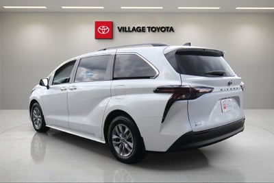 2026 Toyota Sienna XLE 8 Passenger