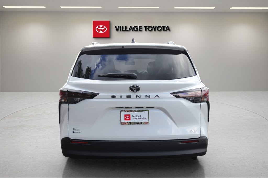 2026 Toyota Sienna XLE 8 Passenger