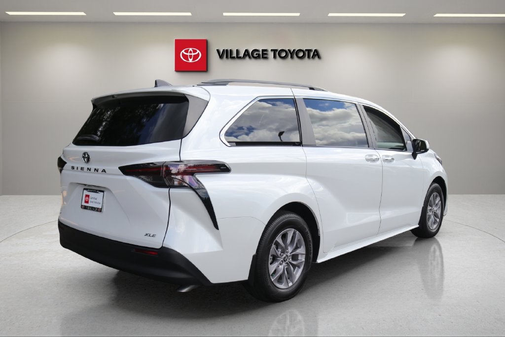 2026 Toyota Sienna XLE 8 Passenger
