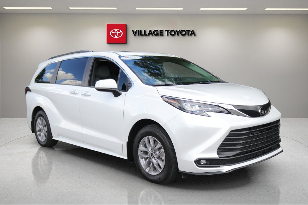 2026 Toyota Sienna XLE 8 Passenger