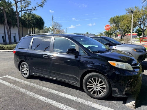 2020 Toyota Sienna XLE 8 Passenger