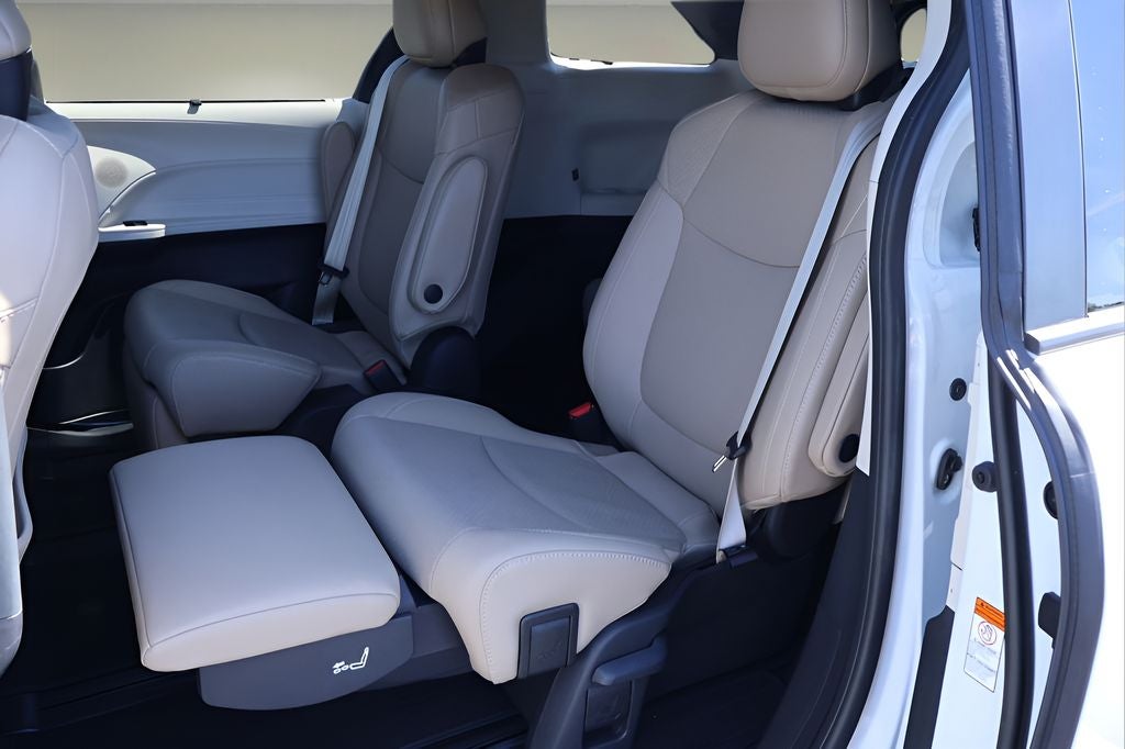 2021 Toyota Sienna Limited 7 Passenger