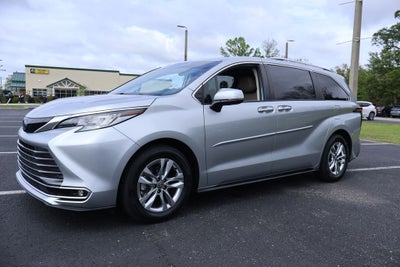 2022 Toyota Sienna Limited 7 Passenger