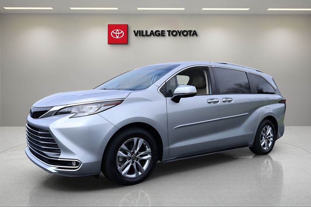 2022 Toyota Sienna Limited 7 Passenger
