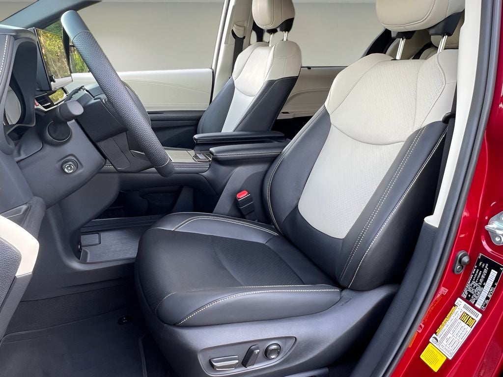 2026 Toyota Sienna Limited 7 Passenger