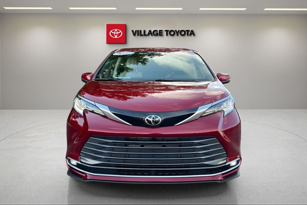 2026 Toyota Sienna Limited 7 Passenger
