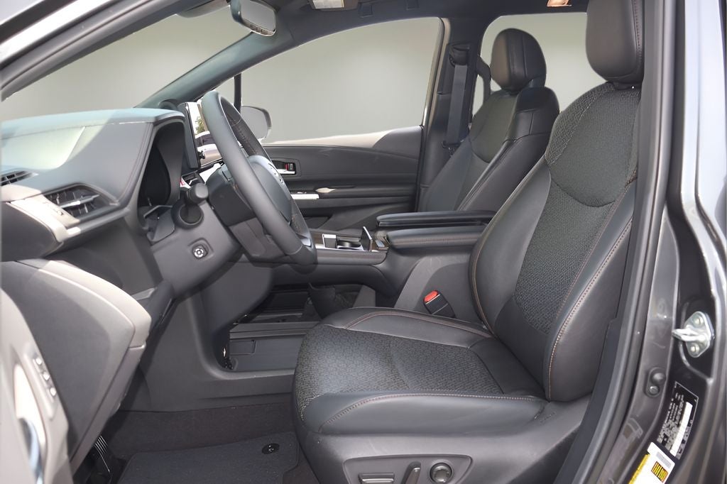 2025 Toyota Sienna Limited 7 Passenger