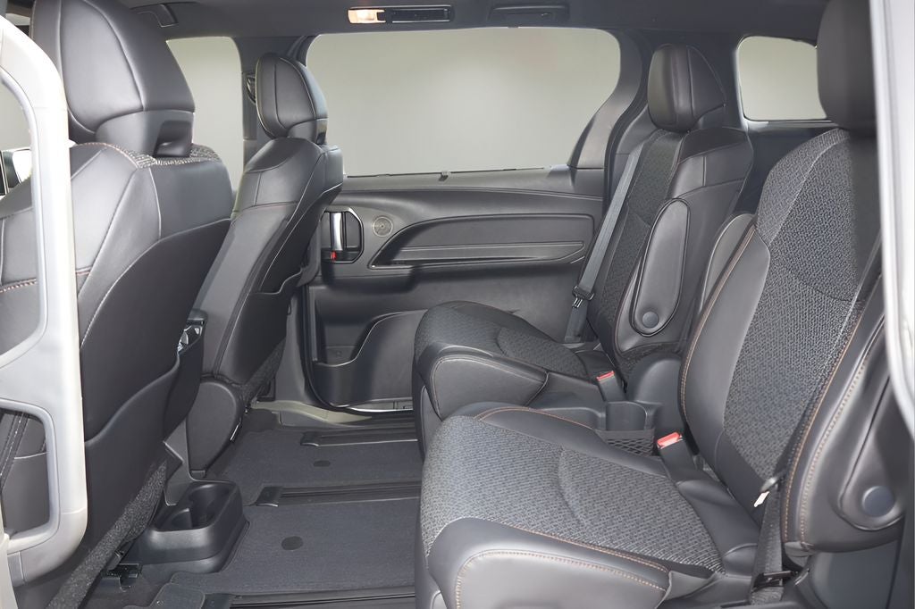 2025 Toyota Sienna Limited 7 Passenger