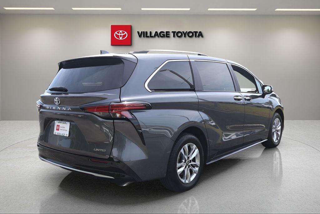 2025 Toyota Sienna Limited 7 Passenger