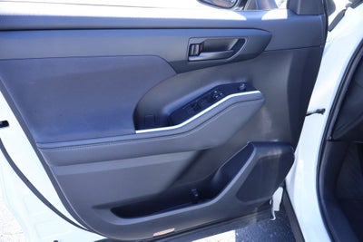 2020 Toyota Highlander LE