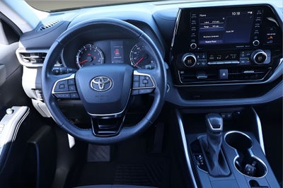2020 Toyota Highlander LE