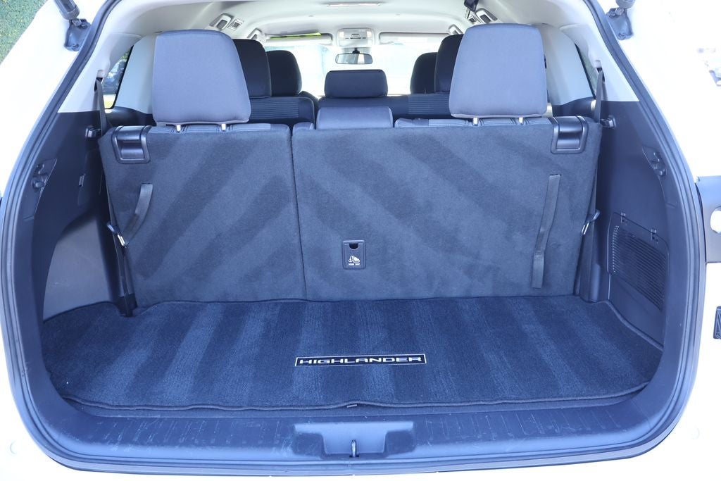 2020 Toyota Highlander LE