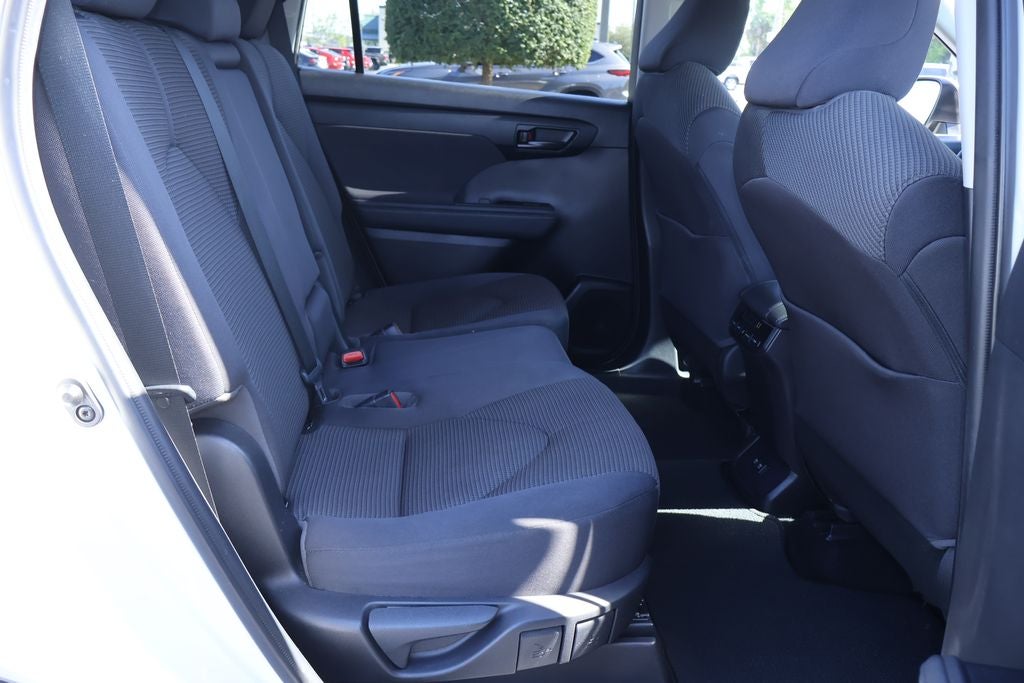 2020 Toyota Highlander LE