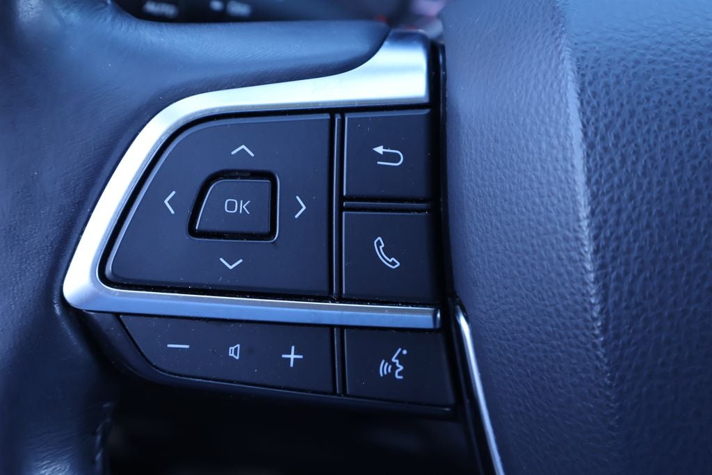 2020 Toyota Highlander LE