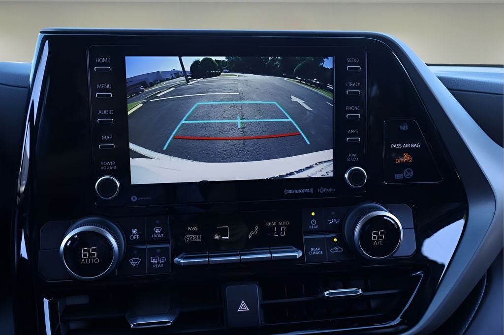 2020 Toyota Highlander LE