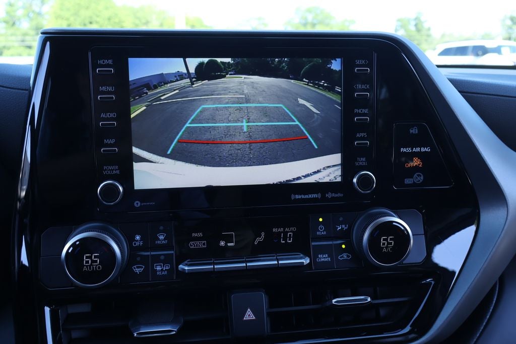 2020 Toyota Highlander LE