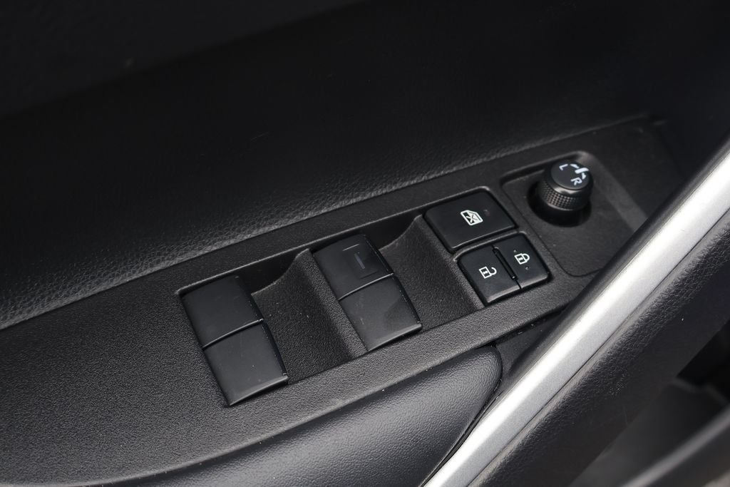 2025 Toyota Corolla Cross Hybrid SE