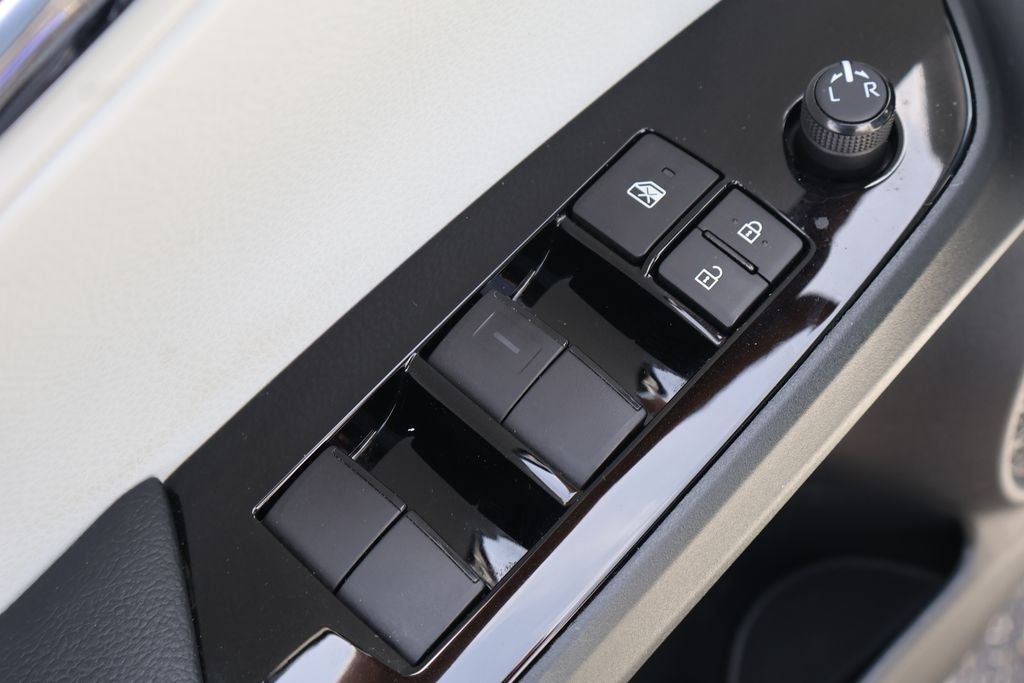 2021 Toyota Prius XLE