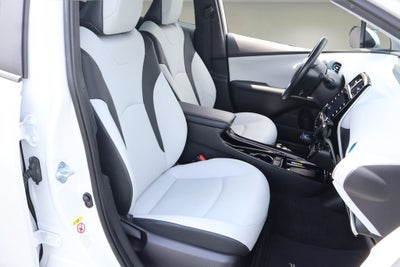 2021 Toyota Prius XLE