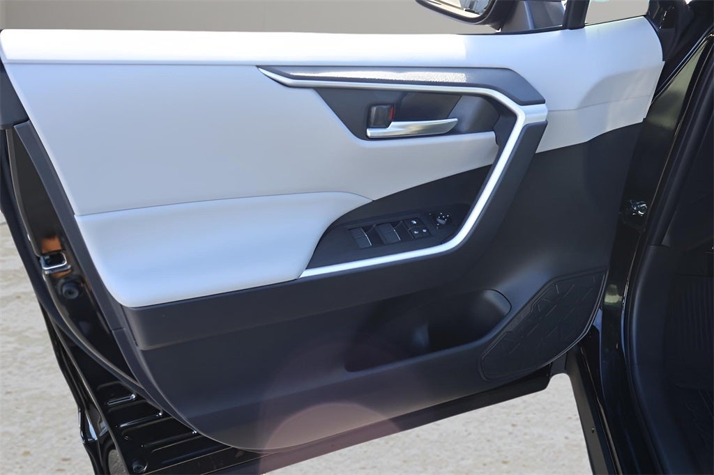 2025 Toyota RAV4 Hybrid XLE Premium