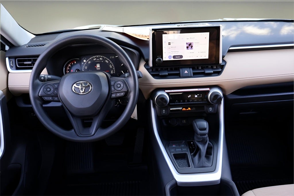 2025 Toyota RAV4 LE