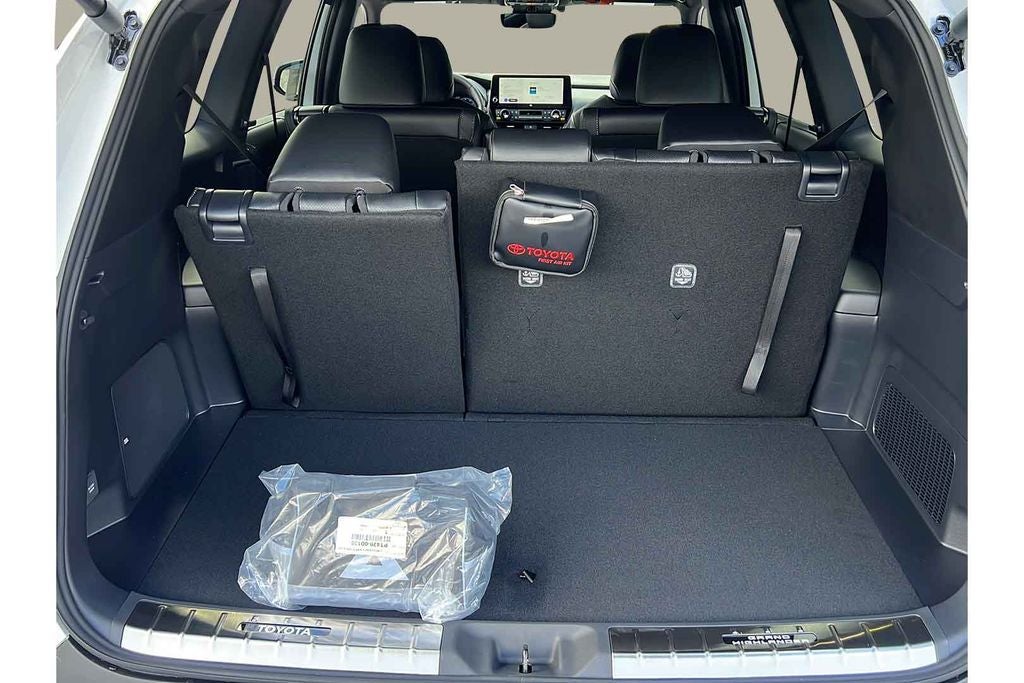 2026 Toyota Grand Highlander Hybrid MAX Platinum