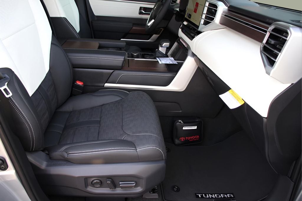 2025 Toyota Tundra Capstone - Photo 18