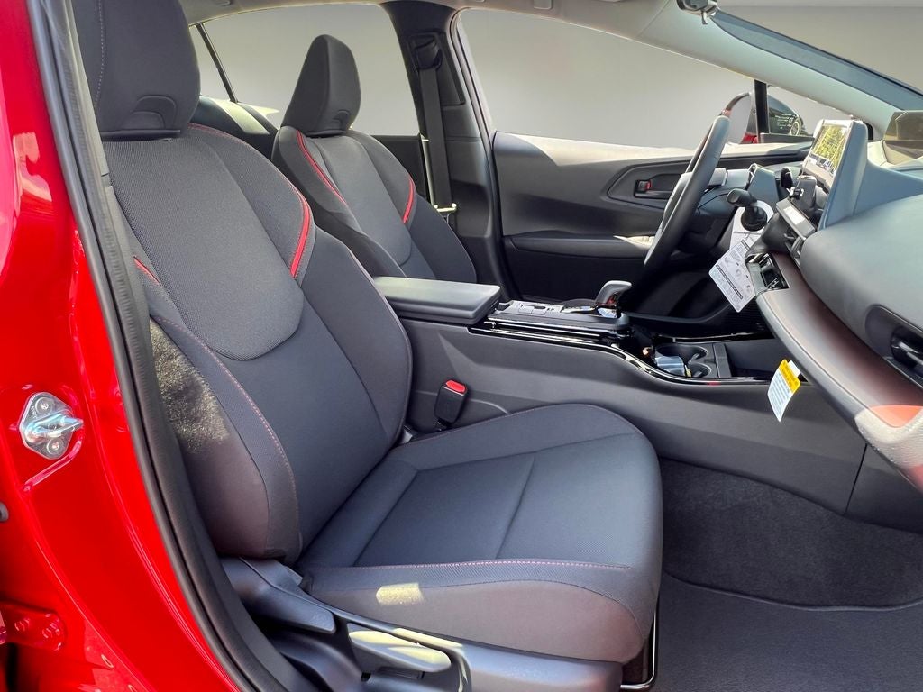 2027 Toyota Prius Plug-in Hybrid SE