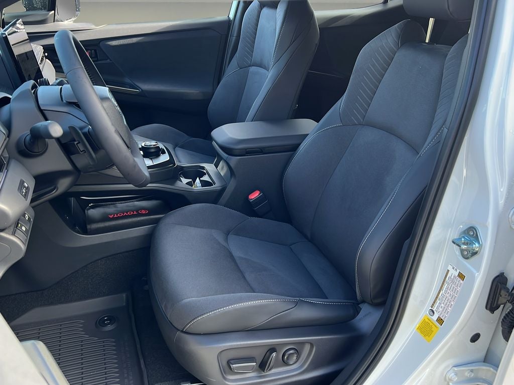 2026 Toyota C-HR XSE