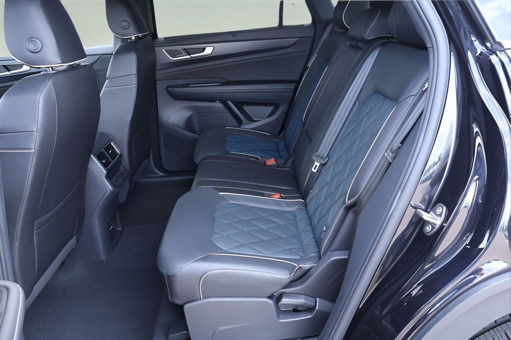 2025 Volkswagen Atlas Cross Sport 2.0T SEL Premium R-Line