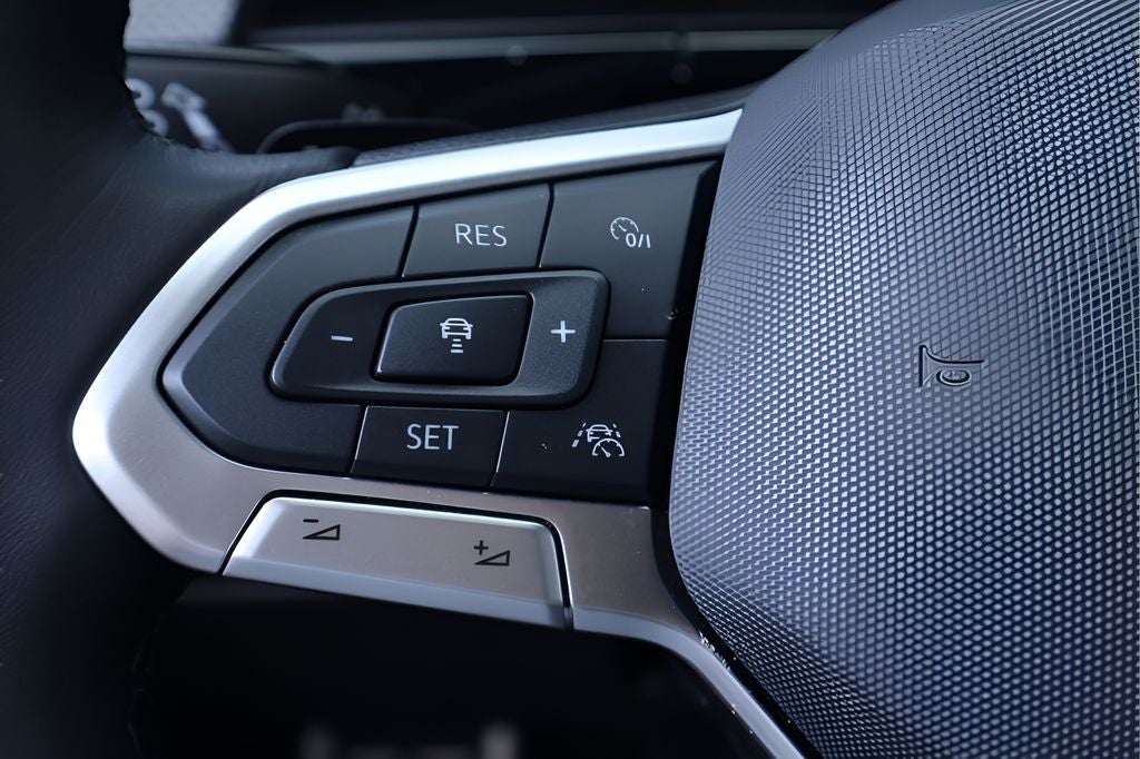 2025 Volkswagen Atlas Cross Sport 2.0T SEL Premium R-Line