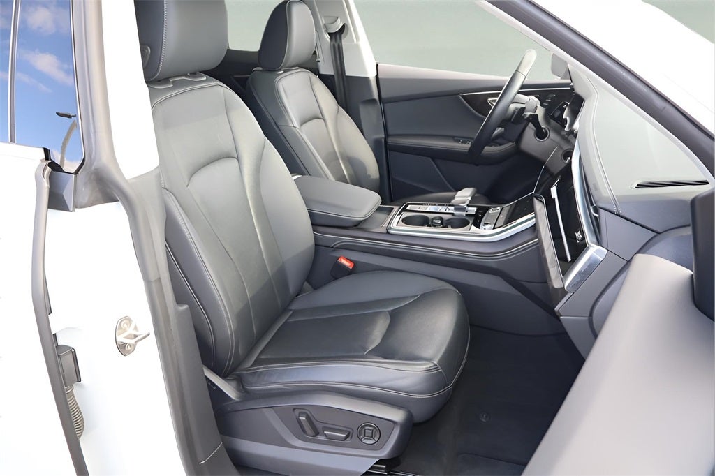 2023 Audi Q8 55 Premium Plus quattro