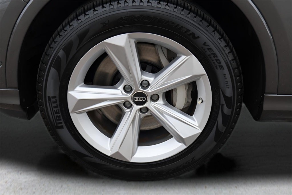 2023 Audi Q7 45 Premium Plus quattro