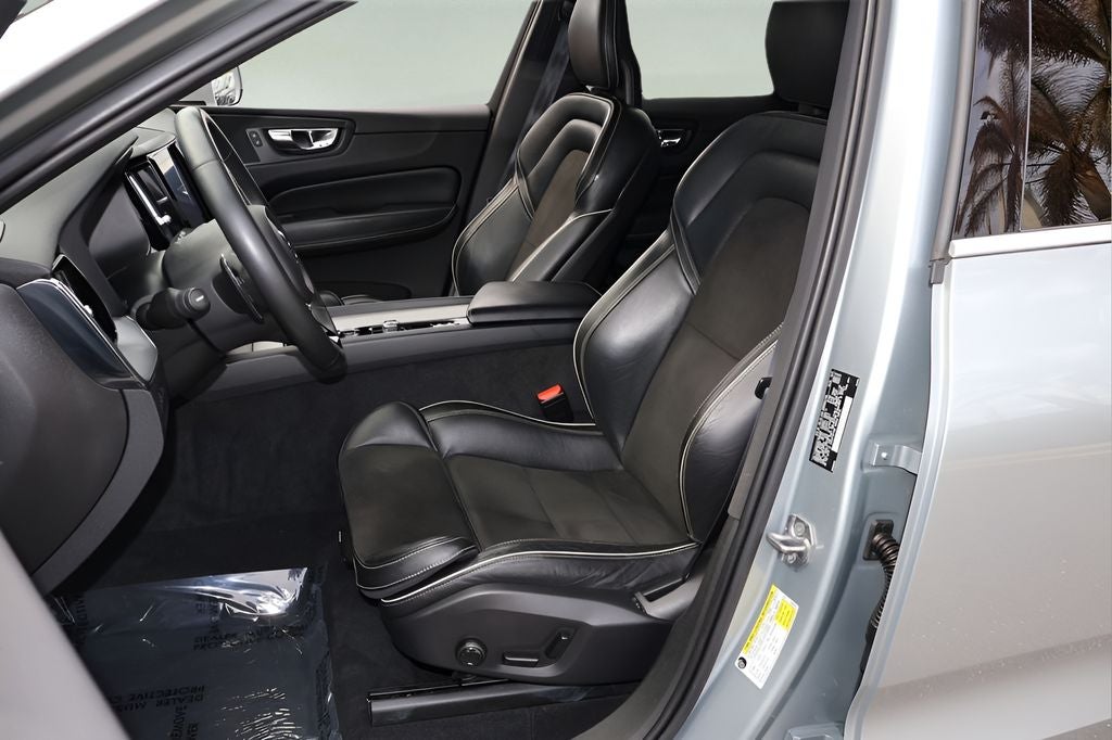 2018 Volvo XC60 Hybrid T8 R-Design