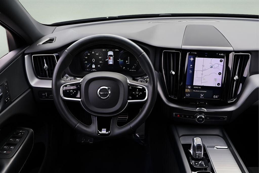 2018 Volvo XC60 Hybrid T8 R-Design