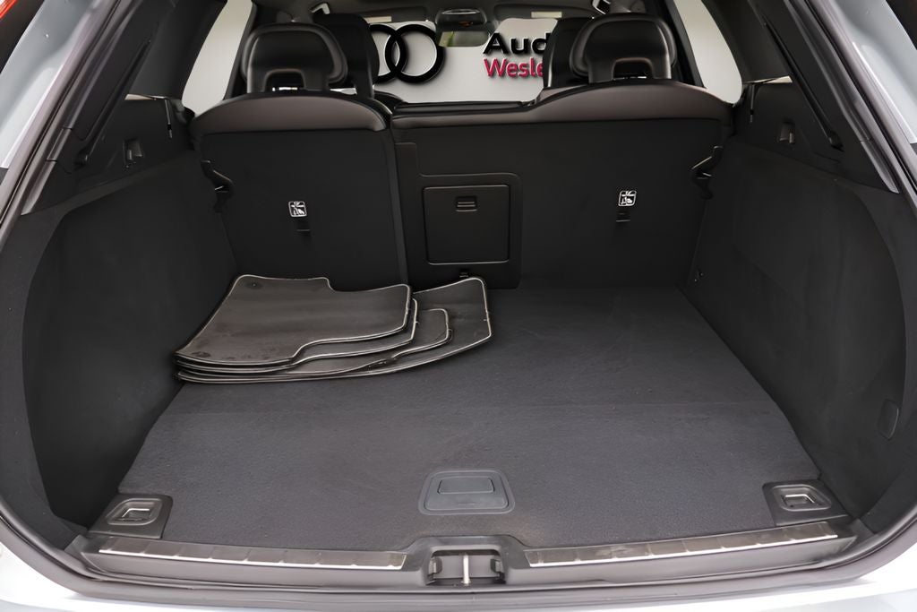 2018 Volvo XC60 Hybrid T8 R-Design