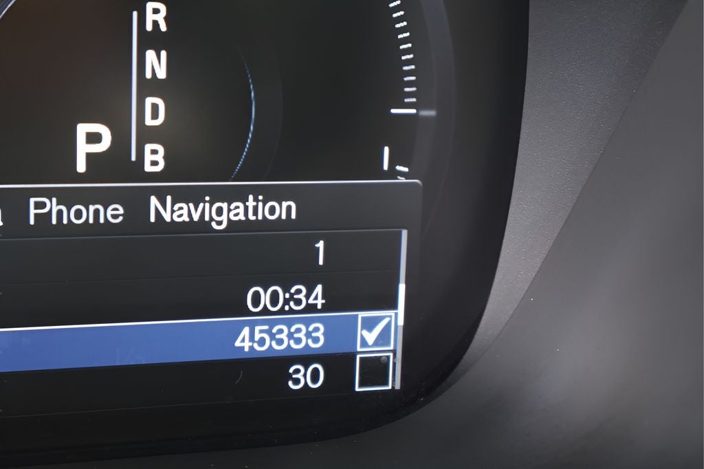 2018 Volvo XC60 Hybrid T8 R-Design