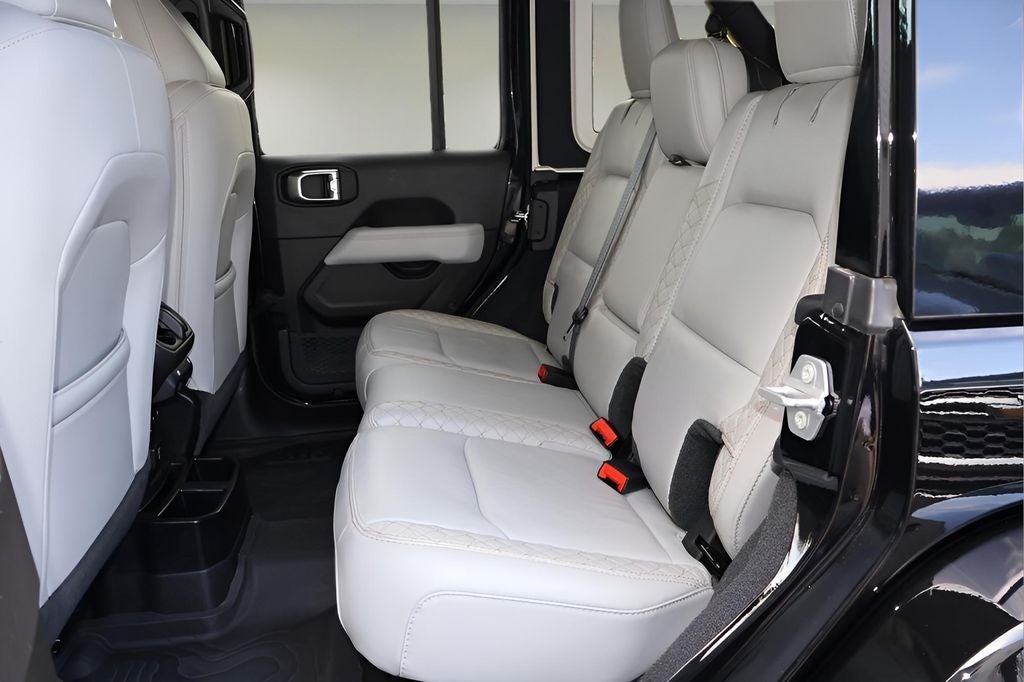 2022 Jeep Wrangler Unlimited Sahara High Altitude