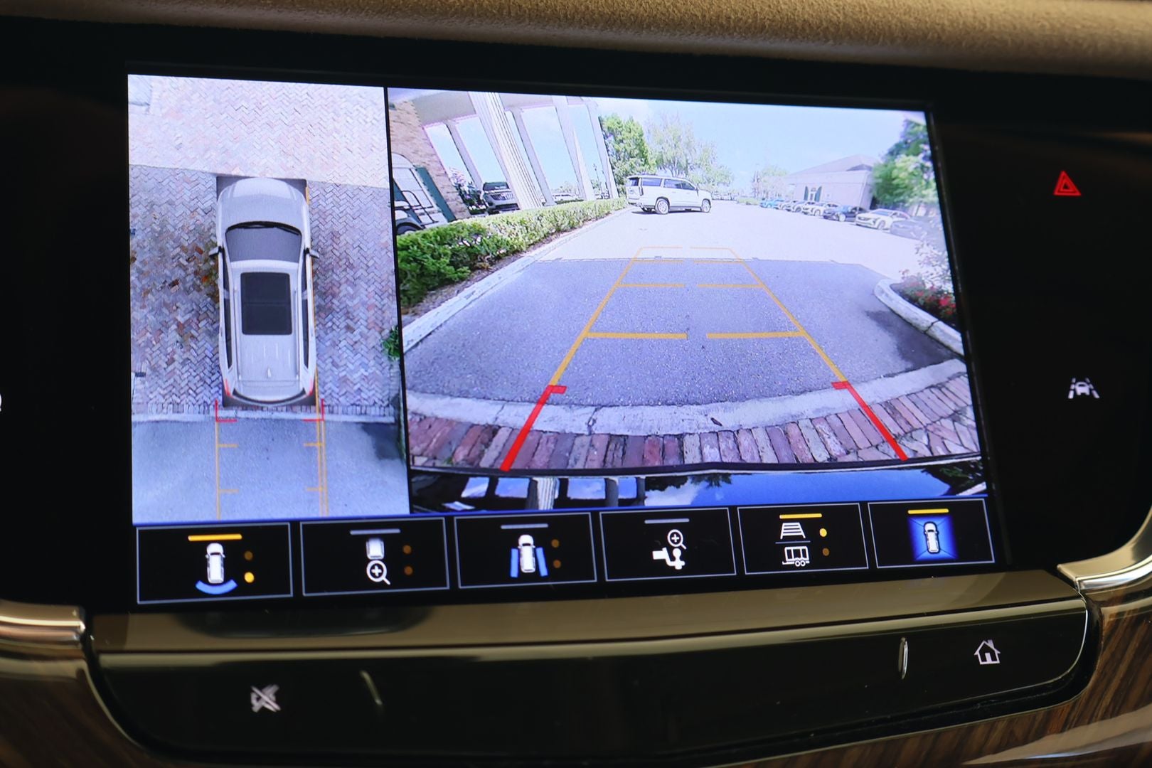 2025 Cadillac XT6 Sport