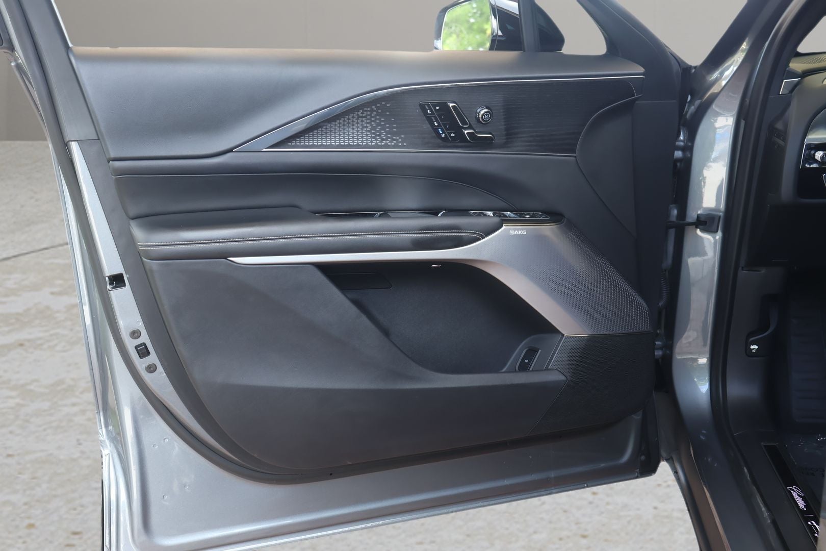 2023 Cadillac LYRIQ Luxury