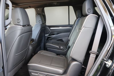 2025 Cadillac Escalade Premium Luxury