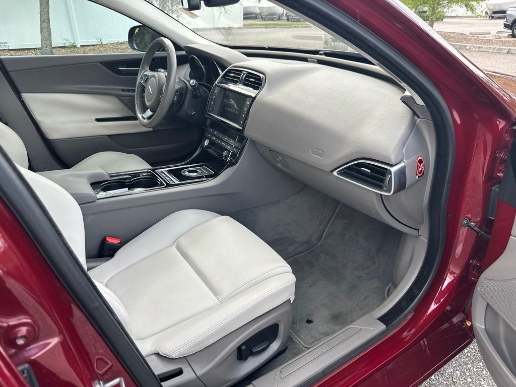 2017 Jaguar XE 25t Premium
