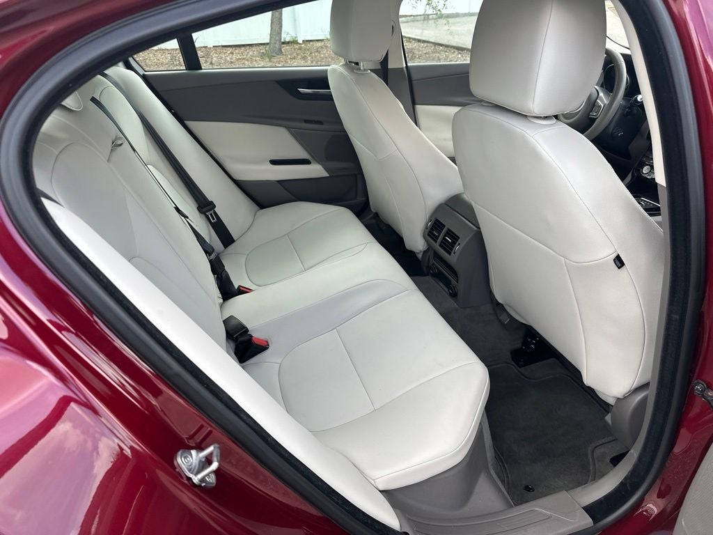 2017 Jaguar XE 25t Premium