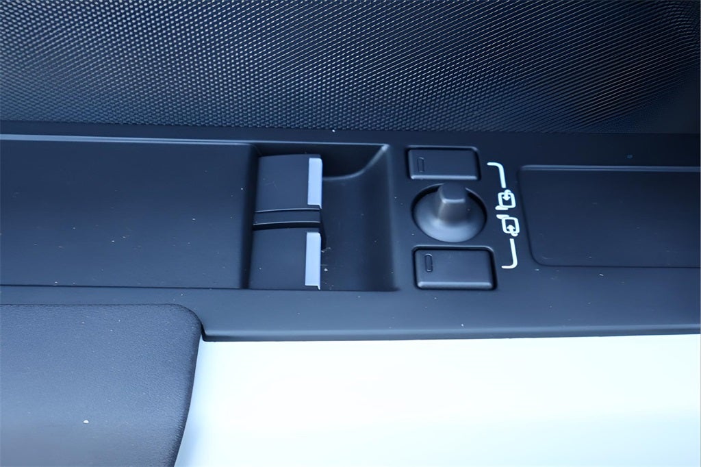 2023 Land Rover Defender 90 S