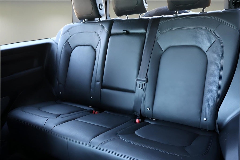 2023 Land Rover Defender 90 S