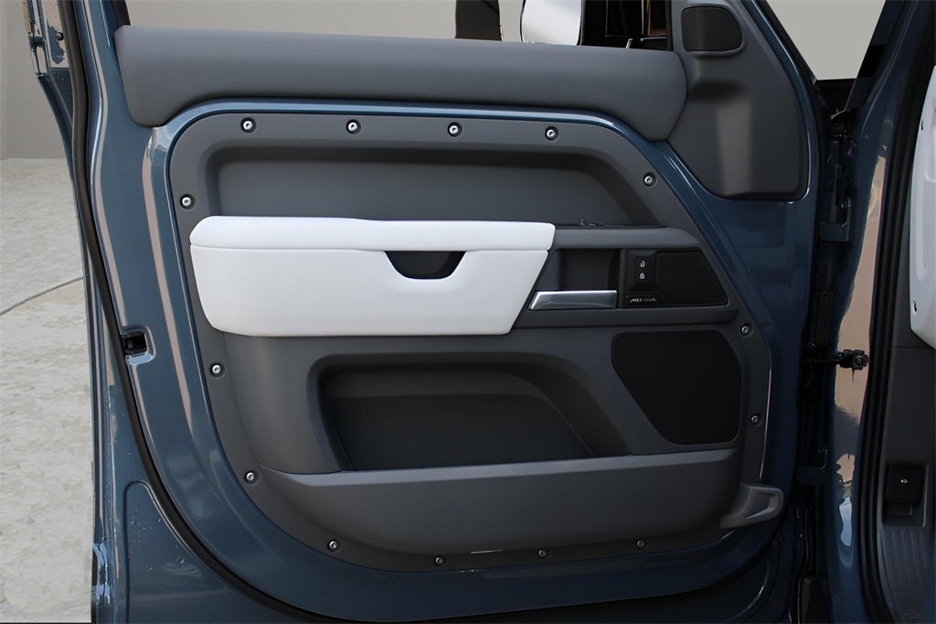 2025 Land Rover Defender 110 S