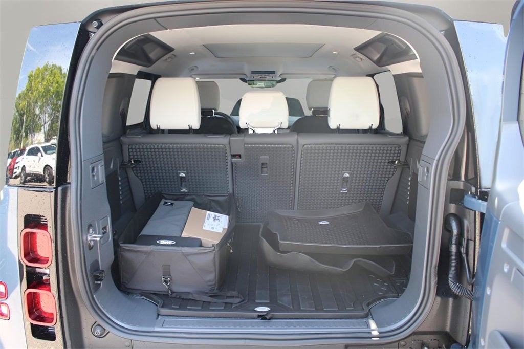 2025 Land Rover Defender 110 S