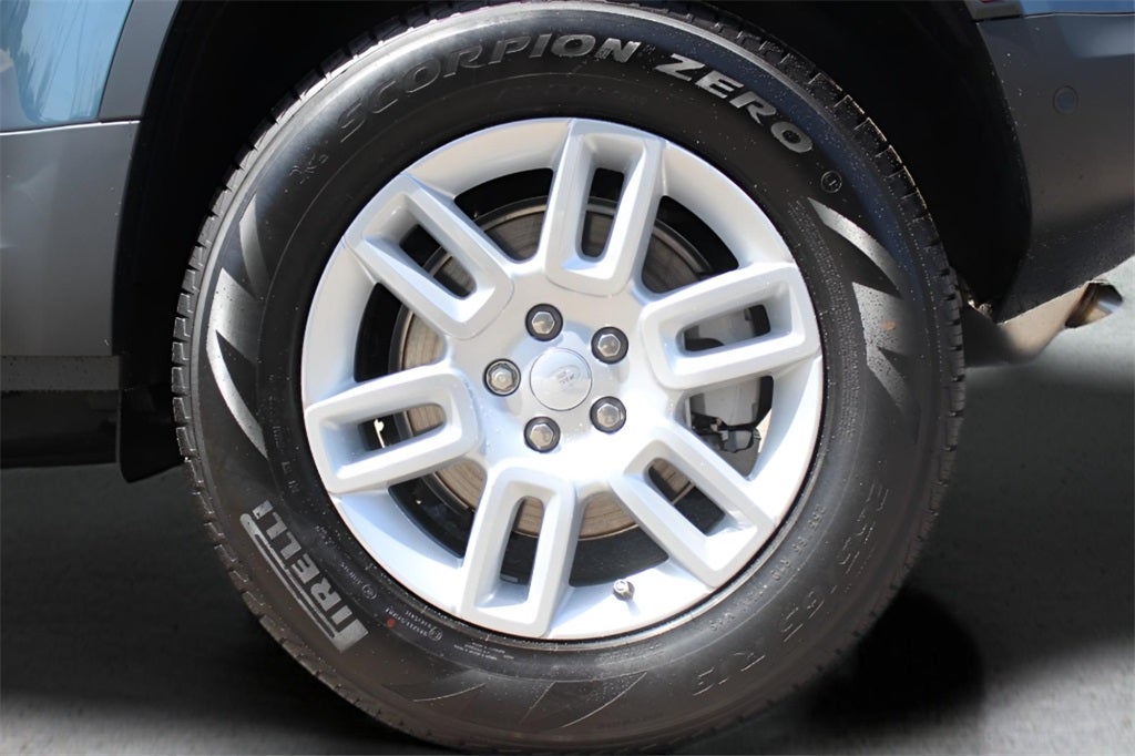 2025 Land Rover Defender 110 S