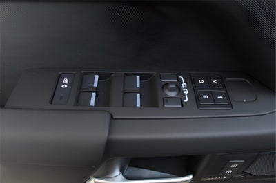 2025 Land Rover Defender 110 S