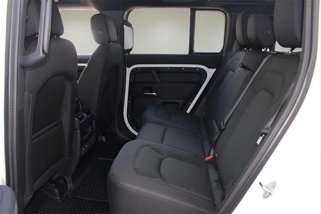 2025 Land Rover Defender 110 S